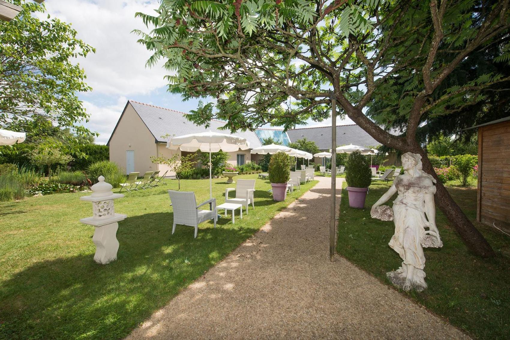 Logis Auberge Bienvenue Doué-la-Fontaine Exterior foto