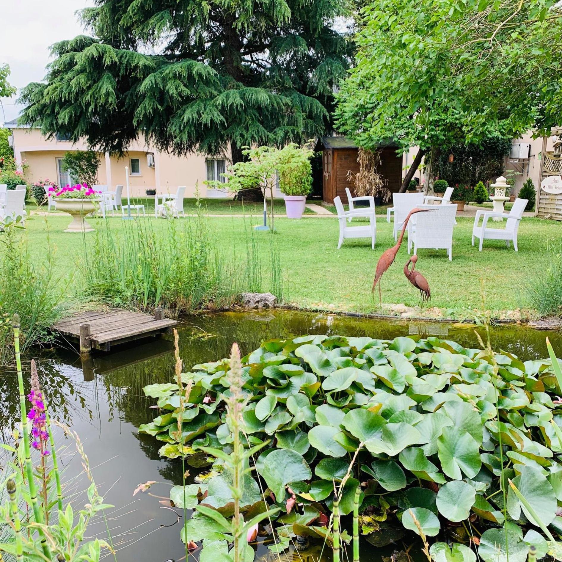 Logis Auberge Bienvenue Doué-la-Fontaine Exterior foto